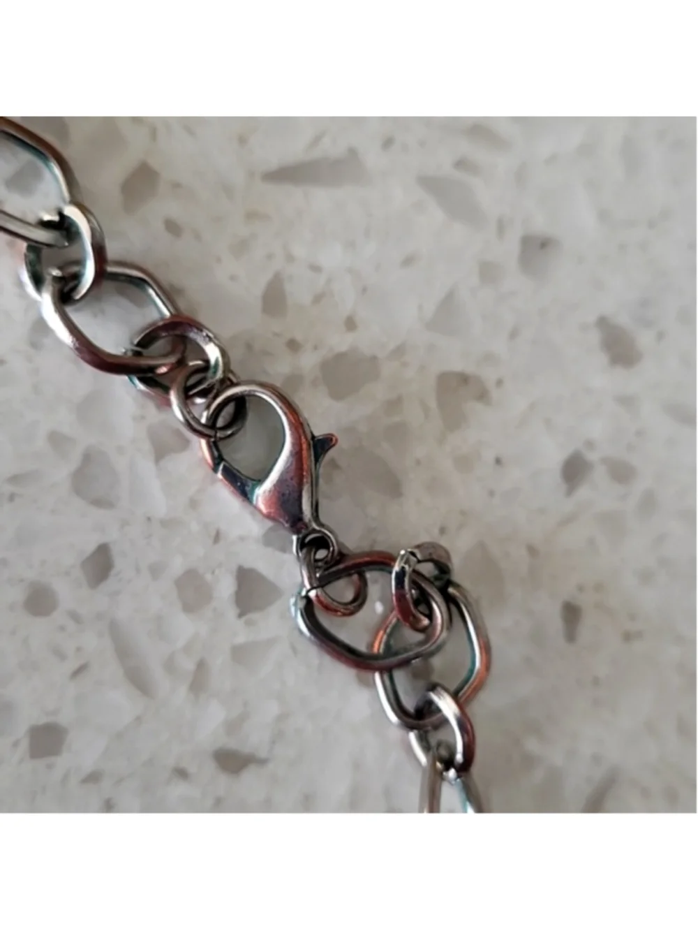Vintage Chain Necklace with Crystal Pendant – Subtle Elegance